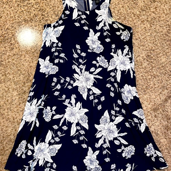 Sam and Jess dress, calf length - Picture 1 of 4